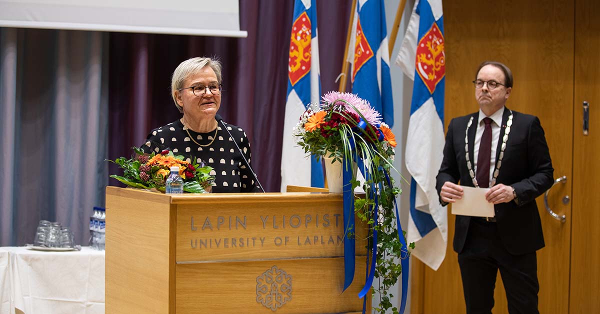 Anna-Maija Partanen ja rehtori Antti Syväjärvi vuosipäivän juhlassa.