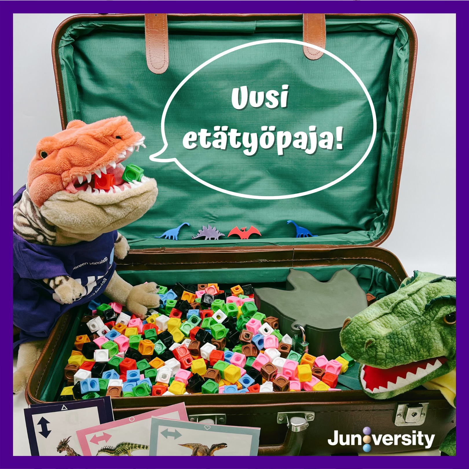 Kuvassa matkalaukku täynnä multilink-kuutioita. Sivussa Juniversityn Junisaurus, jonka suusta lähtee puhekupla tekstillä "Uusi etätyöpaja!".